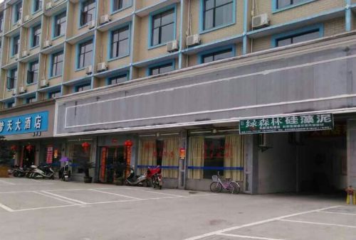 水泥板應(yīng)用于門(mén)頭門(mén)面